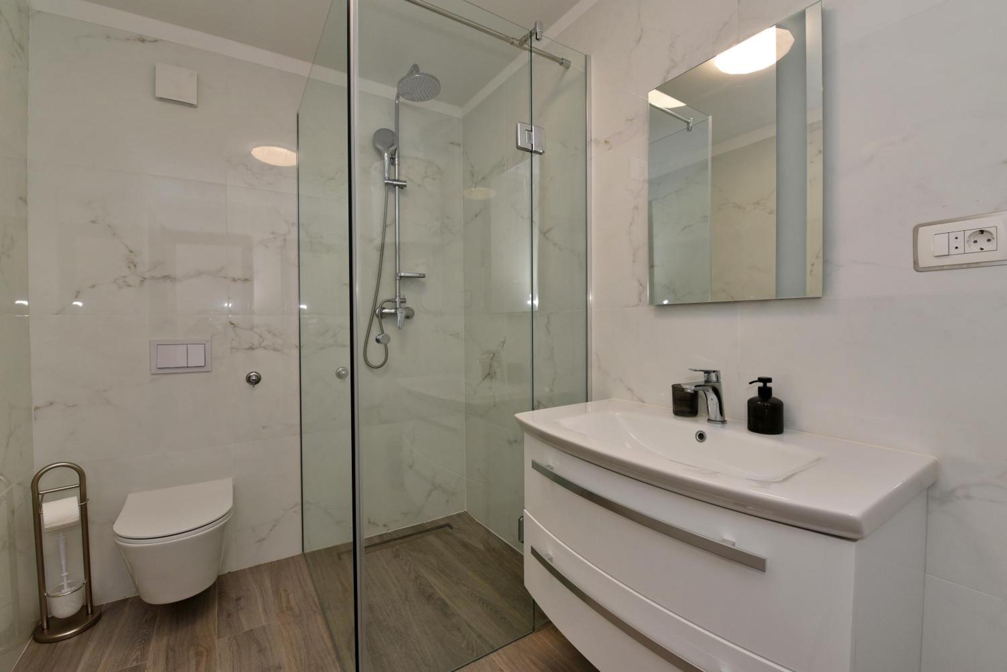 Aqua Apartments โอมิช ภายนอก รูปภาพ