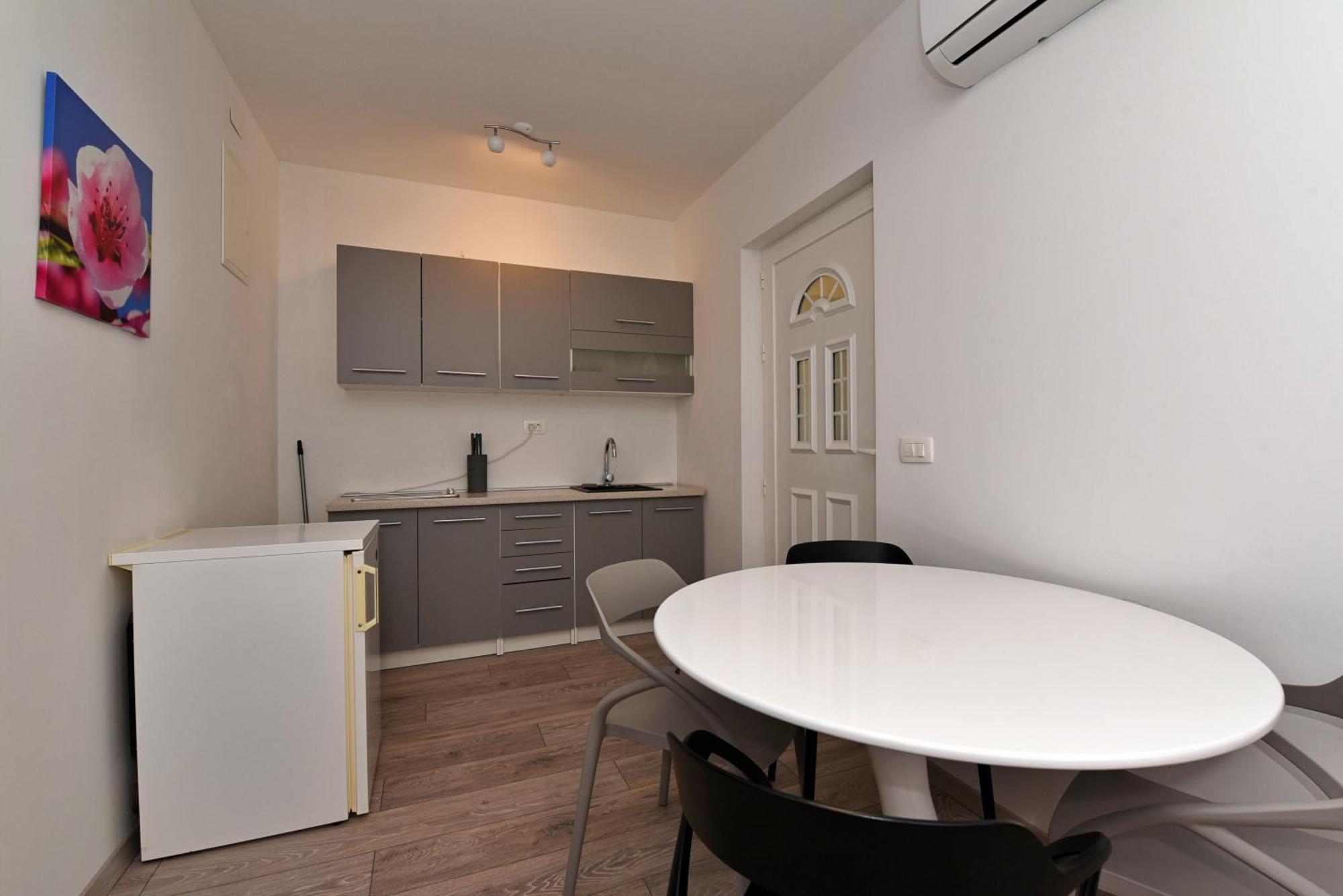 Aqua Apartments โอมิช ภายนอก รูปภาพ